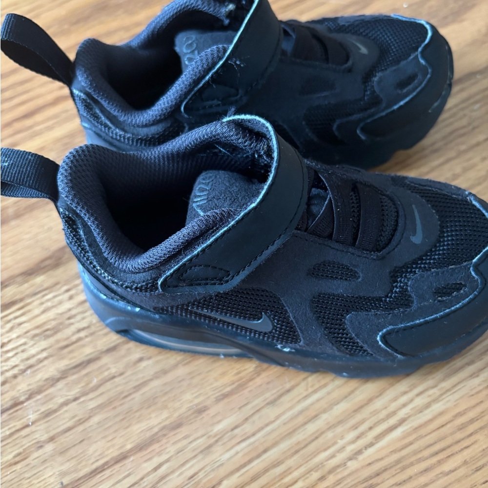 Nike Kids Black Air Sneakers - Picture 5 of 8